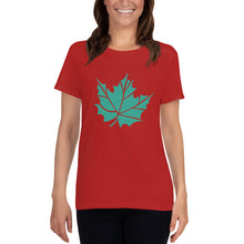 Load image into Gallery viewer, Women&#39;s short sleeve t-shirt large green maple leaf
